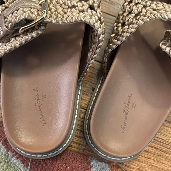 Universal Thread Tan Gold Woven Double Buckle Slide Sandals Women’s size 8 - Picture 5 of 5